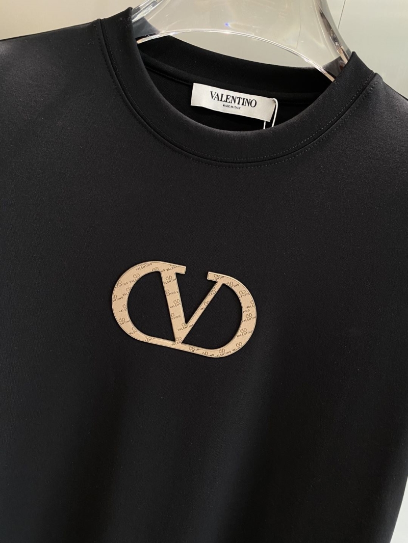 Va1e*ntin0 shirt